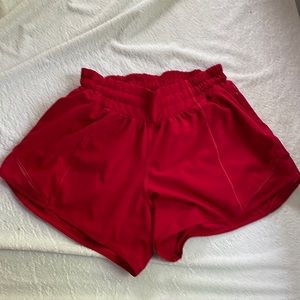 Dark red Lululemon Hottie Hots, low rise 4” - size 4